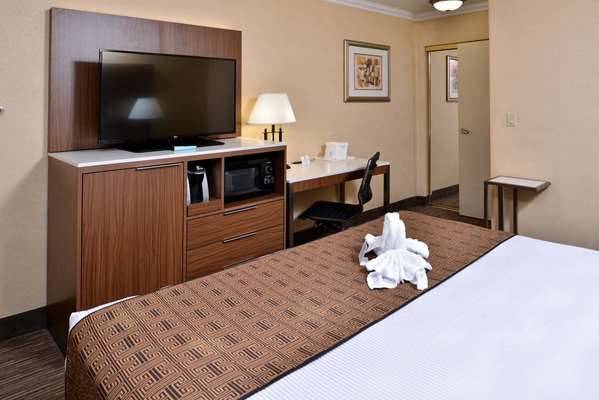  - Best Western Hollywood Plaza Inn