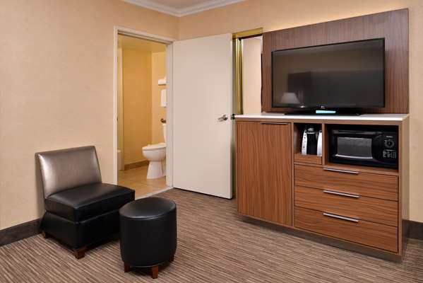  - Best Western Hollywood Plaza Inn