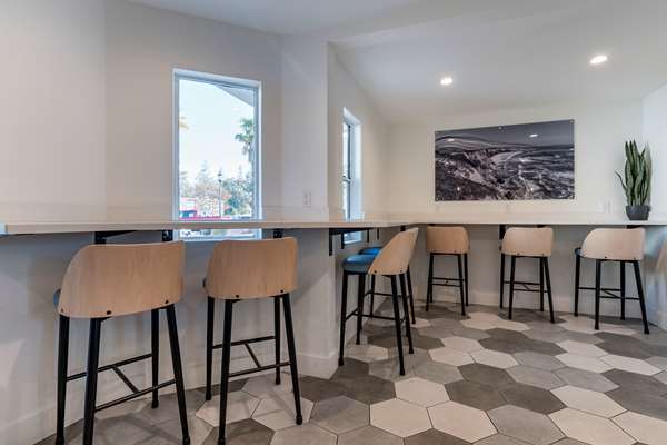 Amenities - Best Western Plus Executive Suites Redwood City