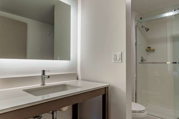  - Best Western Plus Executive Suites Redwood City