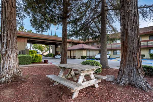  - Best Western Orchard Inn Turlock - CA 99, Exit 217