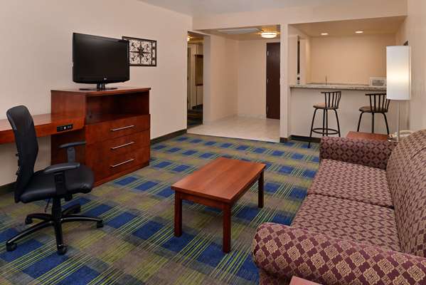 Suite - Best Western Plus Heritage Inn Rancho Cucamonga - I-15, Exit 112