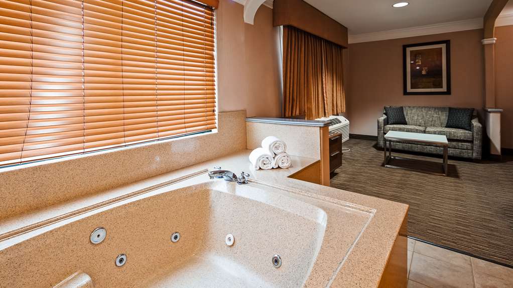 Best Western Plus Suites Hotel - Los Angeles LAX Airport-guestroom-Guest Room,Bathroom,Suite,On-Site.jpg