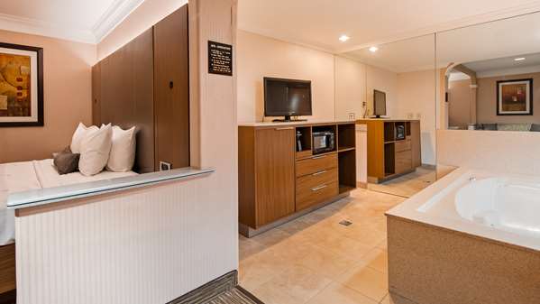  - Best Western Plus Suites Hotel Inglewood
