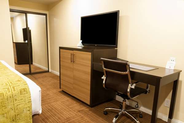  - Best Western Plus Glendale Hotel Los Angeles