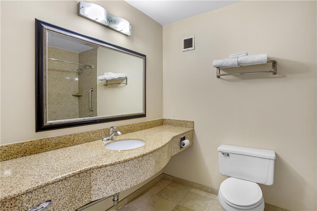 Best Western Porterville Inn-guestroom-Guest Room,Bathroom,On-Site.jpg