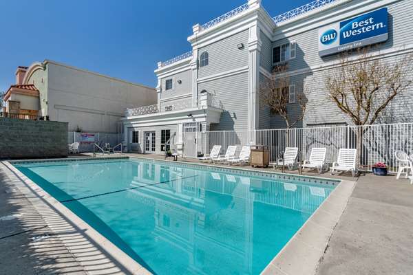 Pool - Best Western Luxury Inn Tracy - I-205, Exit 8