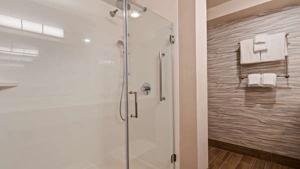  - Best Western Plus Novato Oaks Inn - US 101, Exit 458