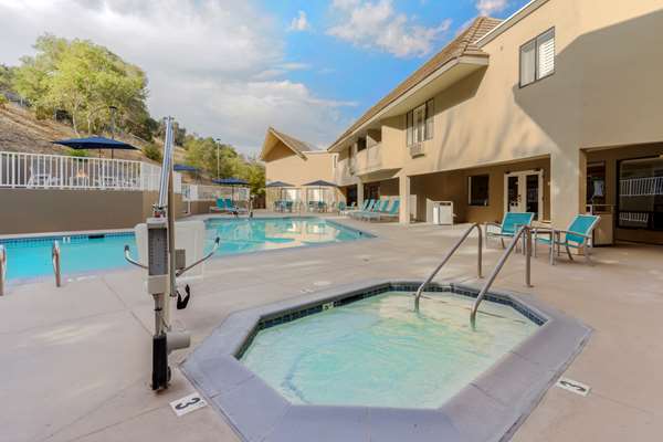 Pool - Best Western Plus Novato Oaks Inn - US 101, Exit 458