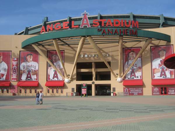  - Best Western Plus Raffles Inn & Suites Anaheim