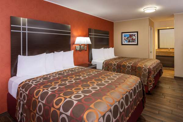  - Best Western Plus Raffles Inn & Suites Anaheim