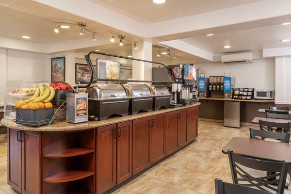 Restaurant - Best Western Plus Raffles Inn & Suites Anaheim