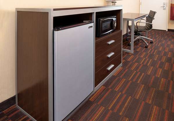  - Best Western Plus Raffles Inn & Suites Anaheim