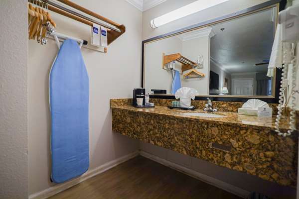  - Best Western Heritage Inn Bakersfield - I-5, Exit 253