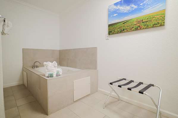 Suite - Best Western Heritage Inn Bakersfield - I-5, Exit 253