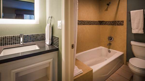  - Best Western Plus Riviera Hotel Menlo Park