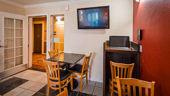 Amenities - Best Western Americana Hotel Dinuba