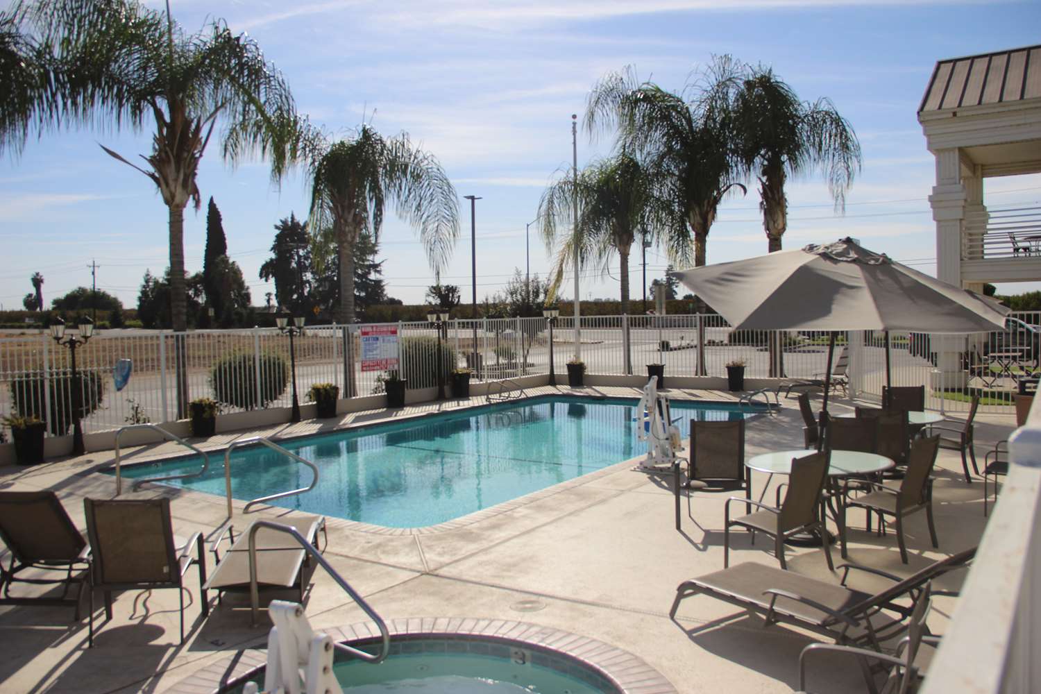Pet Friendly Hotels Near Yosemite Pet Friendly Hotels Near Yosemite