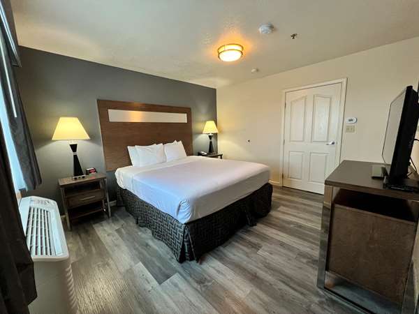 Suite - Best Western Americana Hotel Dinuba