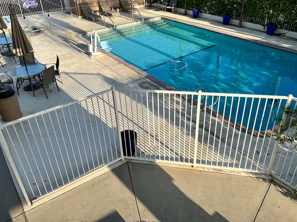 Pool - Best Western Americana Hotel Dinuba