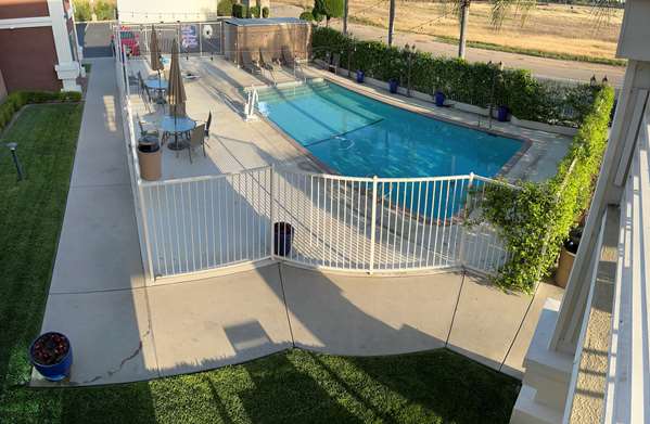 Pool - Best Western Americana Hotel Dinuba