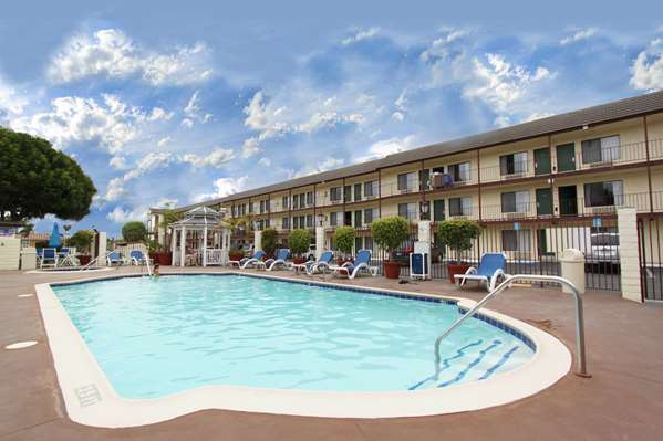 Pool - Best Western Surf City Hotel Huntington Beach