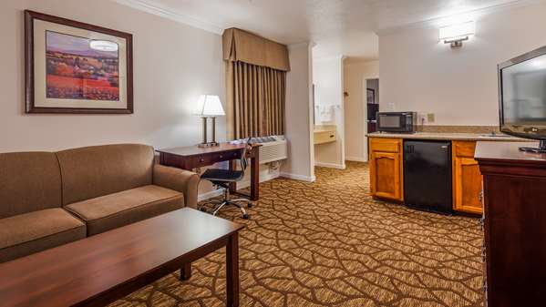 Suite - Best Western Salinas Monterey Hotel - US 101, Exit 328