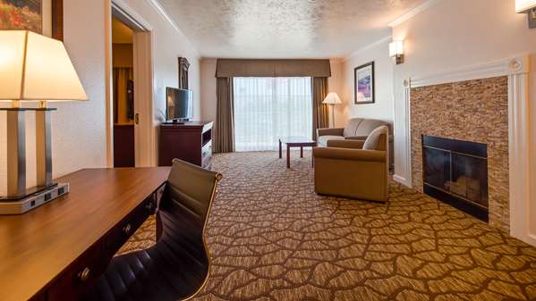 Suite - Best Western Salinas Monterey Hotel - US 101, Exit 328
