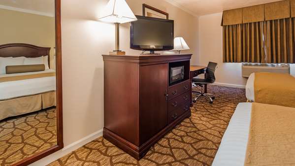  - Best Western Salinas Monterey Hotel - US 101, Exit 328