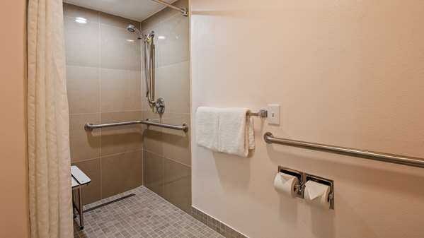  - Best Western Salinas Monterey Hotel - US 101, Exit 328