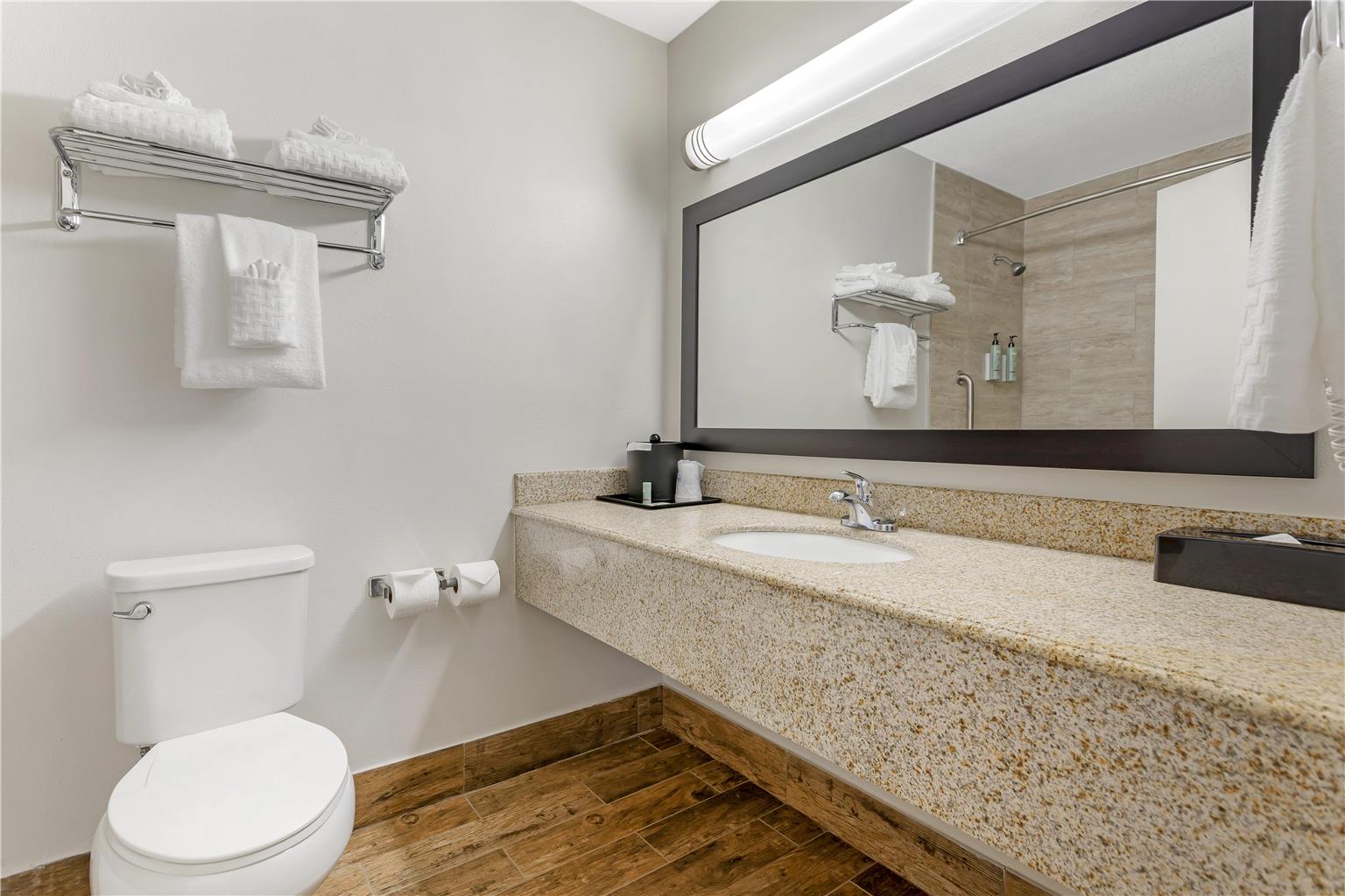 Best Western Kettleman City Inn & Suites-guestroom-Guest Room,Bathroom,On-Site.jpg