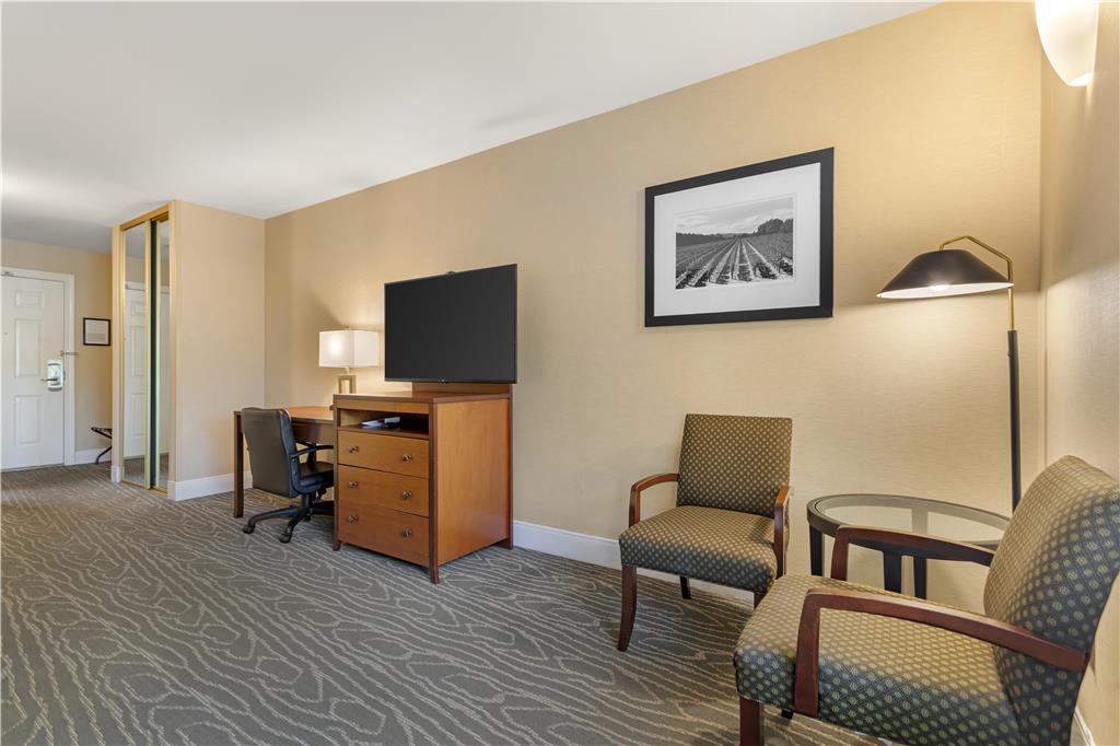 Best Western Plus Stevenson Manor-guestroom-Guest Room,On-Site.jpg