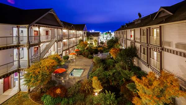 Exterior view - Best Western Plus Bayshore Inn Eureka