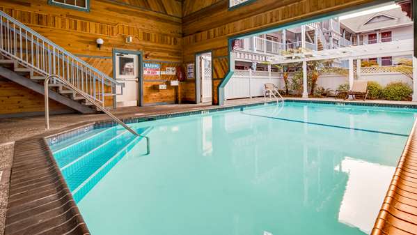 Pool - Best Western Plus Bayshore Inn Eureka