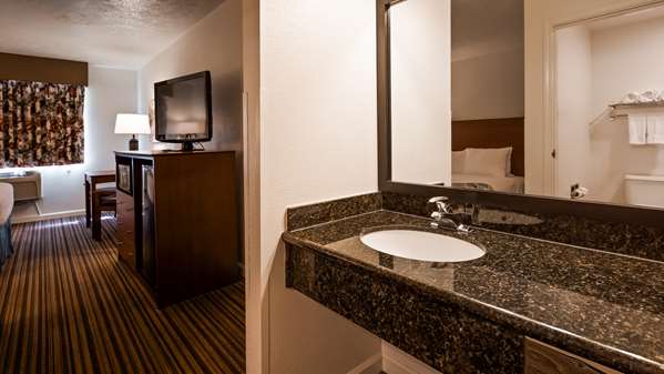  - Best Western Clovis Cole Inn