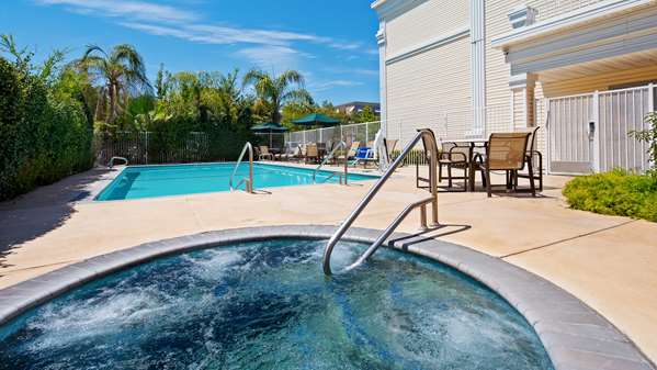 Pool - Best Western Clovis Cole Inn