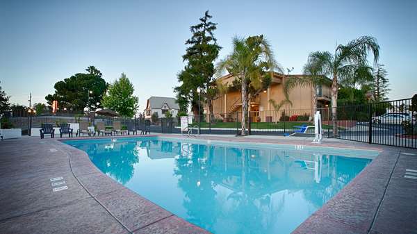Pool - Best Western Plus Hill House Hotel Bakersfield