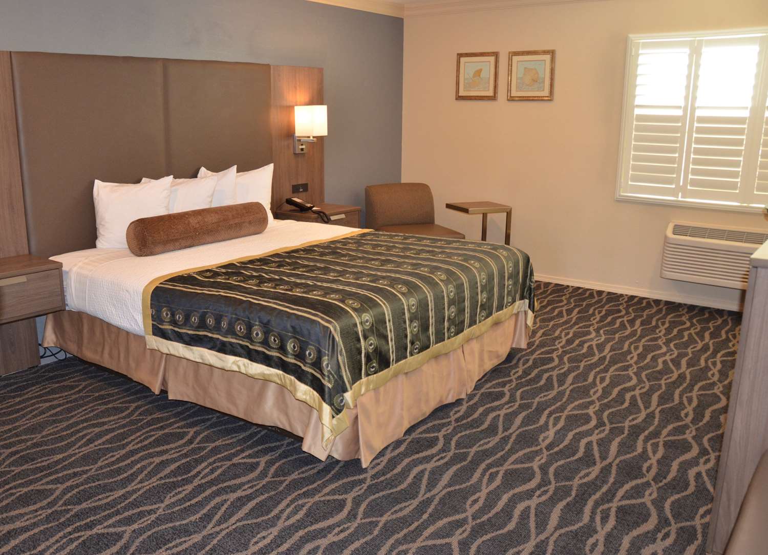 Best Western Plus Hill House Hotel Bakersfield, CA See Discounts