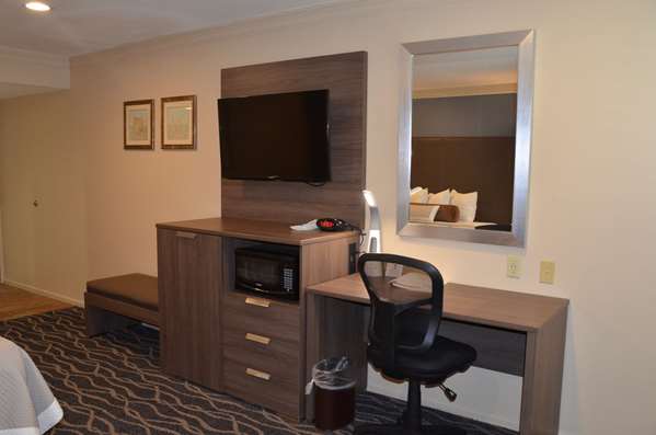  - Best Western Plus Hill House Hotel Bakersfield