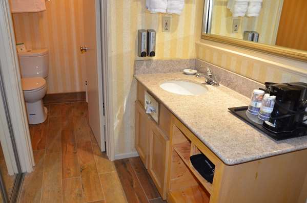  - Best Western Plus Hill House Hotel Bakersfield