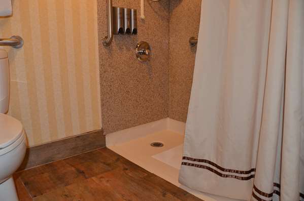  - Best Western Plus Hill House Hotel Bakersfield