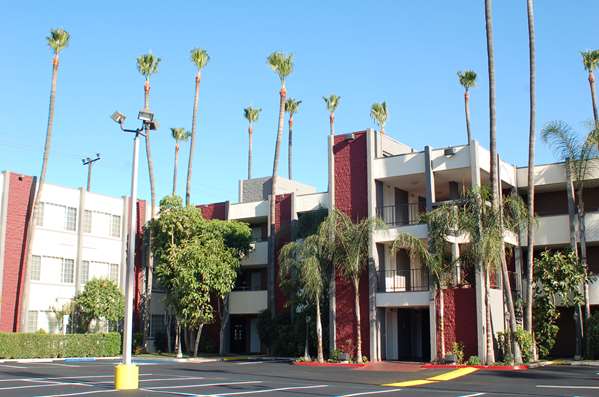 Exterior view - Best Western Plus Carriage Inn Sherman Oaks - I-405, Exit 64