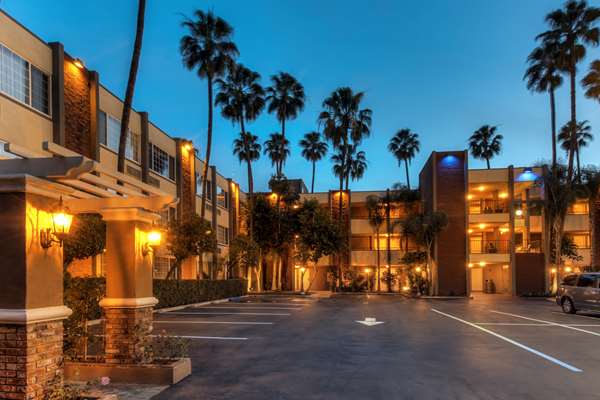 Exterior view - Best Western Plus Carriage Inn Sherman Oaks - I-405, Exit 64