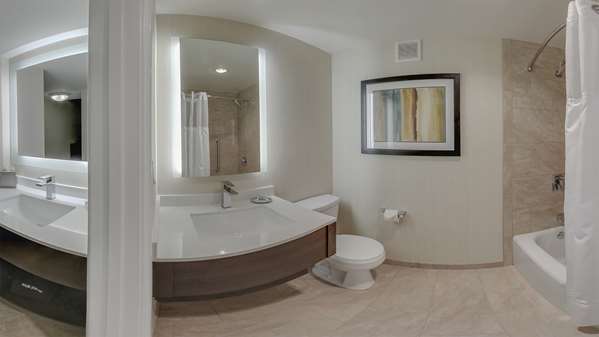  - Best Western Plus Carriage Inn Sherman Oaks - I-405, Exit 64