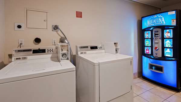  - Best Western Plus Villa Del Lago Inn Patterson - I-5, Exit 434