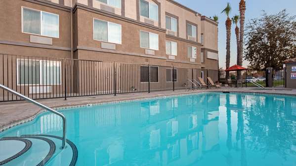 Pool - Best Western Plus Villa Del Lago Inn Patterson - I-5, Exit 434