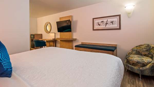 - Best Western Plus Capitola By-the-Sea Inn & Suites