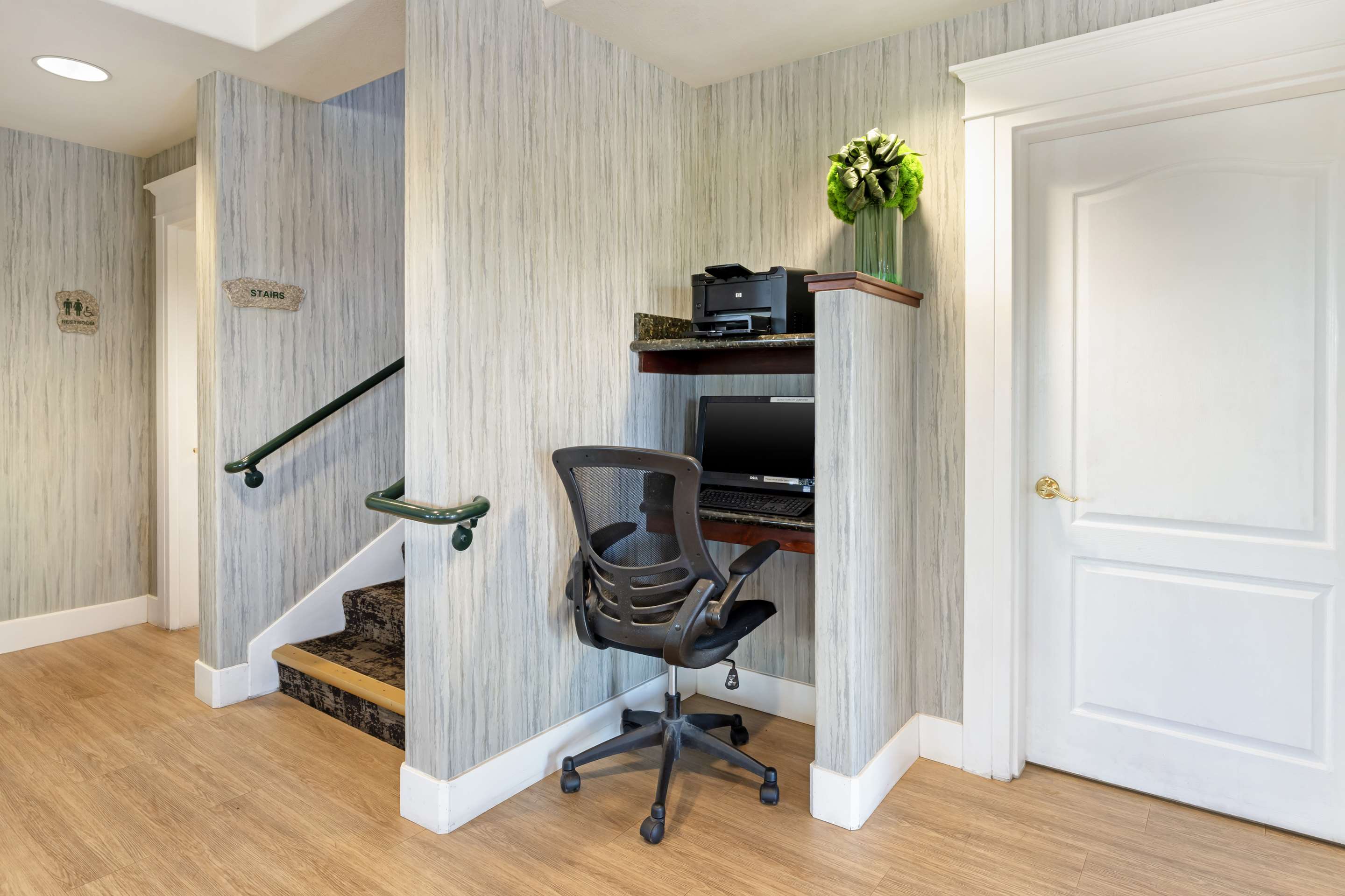 Business area | Best Western Cedar Inn & Suites