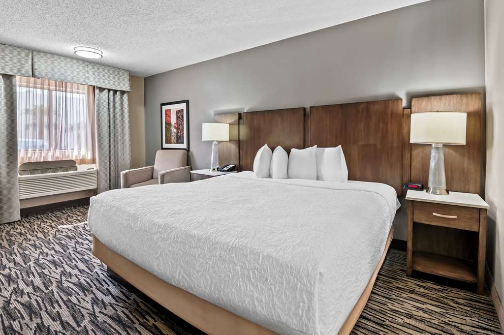 Best Western Los Alamitos Inn & Suites-guestroom-Guest Room,On-Site.jpg