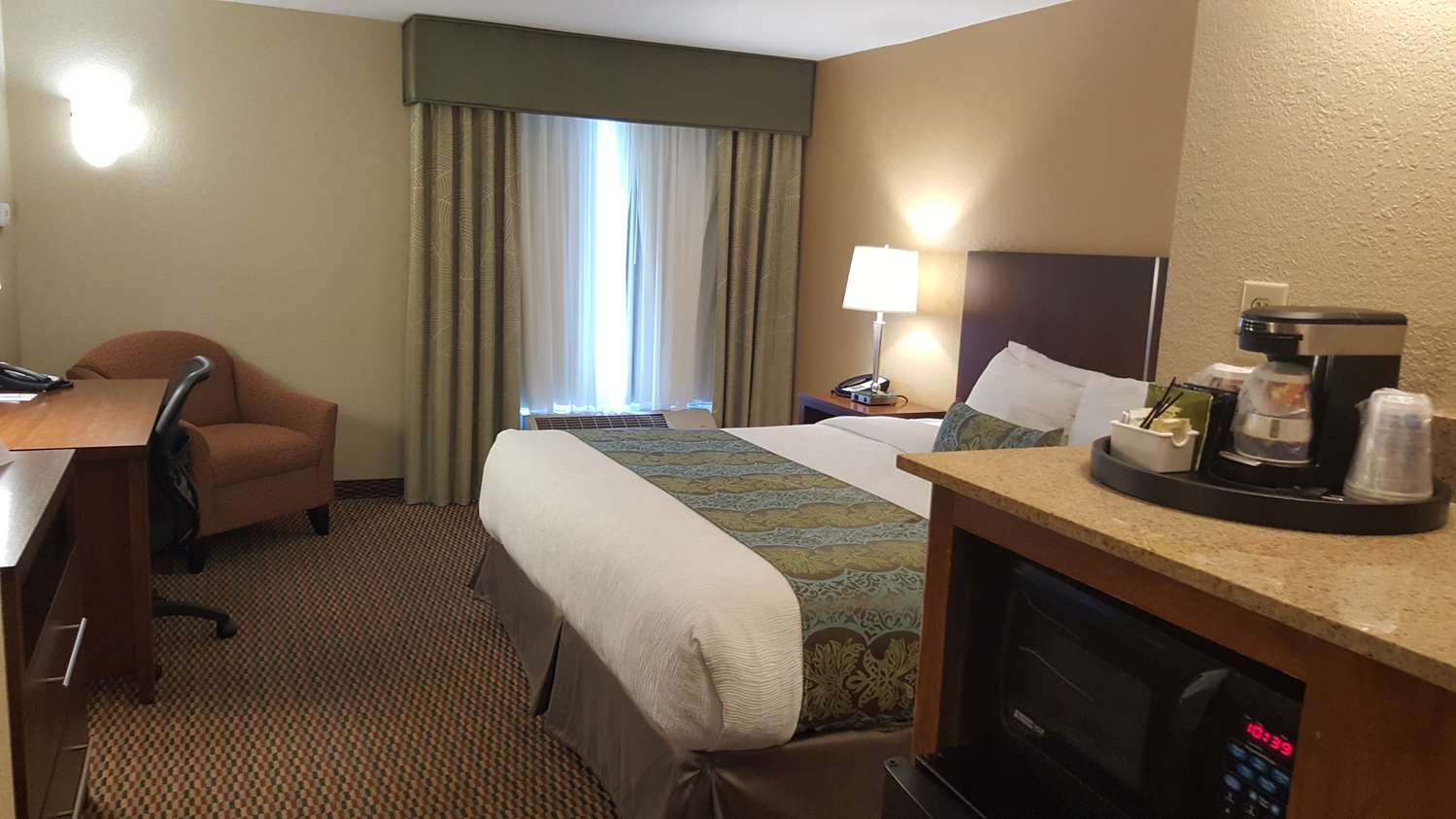 Best Western Plus Airport Inn Suites Oakland Ca See S Room Best Western Plus Airport Inn Suites Oakland